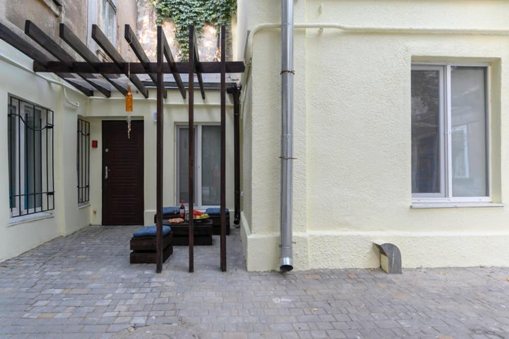 Три Квартала От Оперного-Тихий Лофт-Новый Апарт Odessa Exterior foto